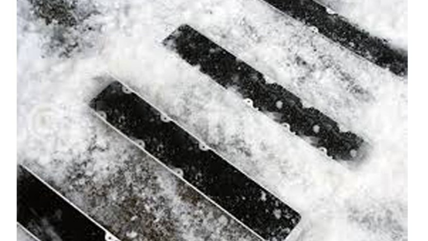寒冬來臨，如何解決大雪帶來的地麵濕滑？